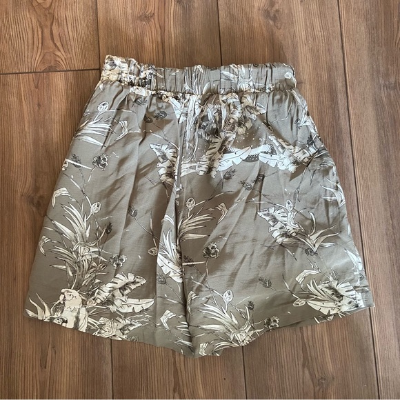 Annie Bing Candice Shorts - Picture 4 of 5